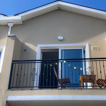 Apartment No 6 By Trident Homes